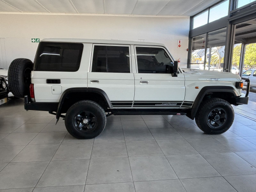 Toyota Land Cruiser 76 series 2.8 Gd6 Vx A/t in Namibia