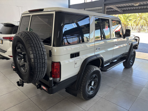 Toyota Land Cruiser 76 series 2.8 Gd6 Vx A/t in Namibia