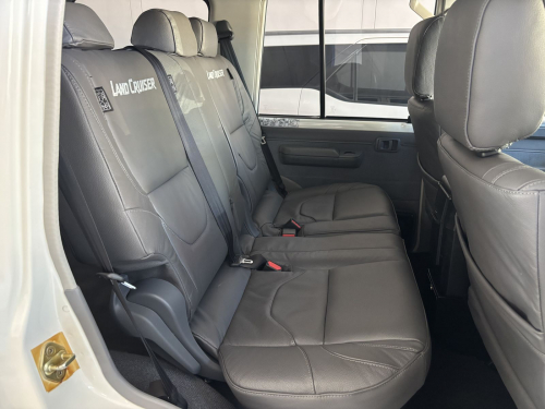 Toyota Land Cruiser 76 series 2.8 Gd6 Vx A/t in Namibia