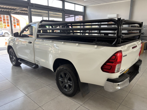 Toyota Hilux 2.4 S/cab 4x4 M/t in Namibia