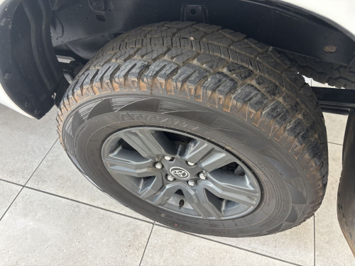 Toyota Hilux 2.4 S/cab 4x4 M/t in Namibia