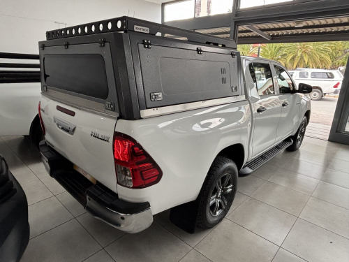 Toyota Hilux 2.4 R/B D/cab 2x4 M/t in Namibia