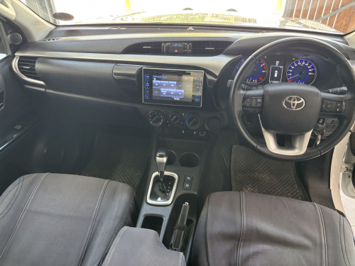Toyota Hilux Ex/cab 2.8 2x4 A/t in Namibia