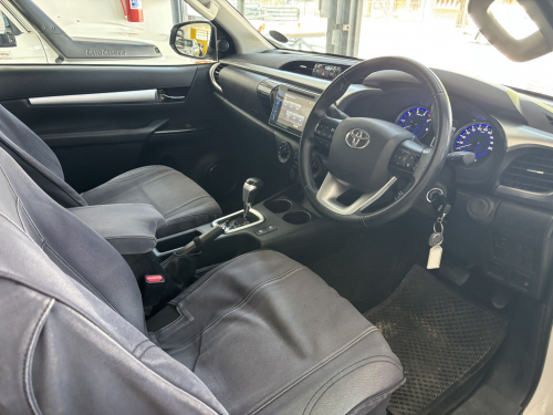 Toyota Hilux Ex/cab 2.8 2x4 A/t in Namibia