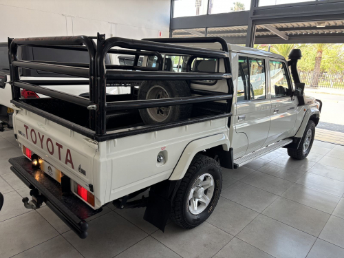 Toyota Land cruiser D/cab 4.5 V8 Diesel in Namibia