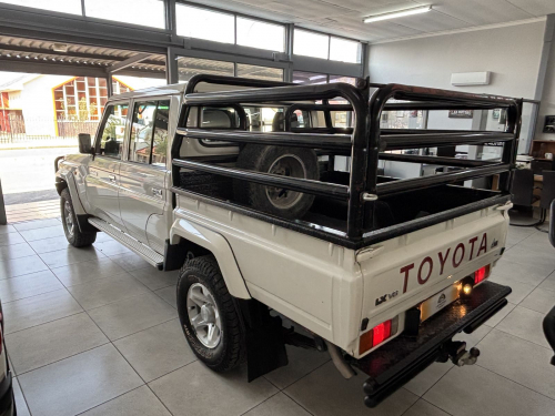 Toyota Land cruiser D/cab 4.5 V8 Diesel in Namibia