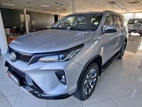 Pre-owned Toyota Fortuner 2.4 GD-6 4x4 AT for sale in 