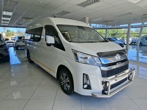 Toyota Quantum 2.8 GL SLWB A/T 14 Seater in Namibia