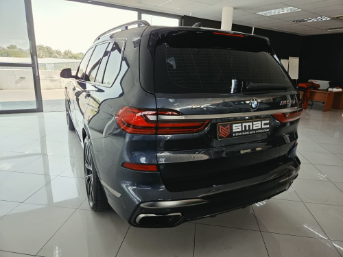 BMW X7 M50D in Namibia