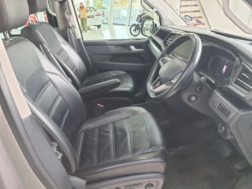 Volkswagen Caravelle Highline 2.0 Bi Tdi 146 Kw 4M DSG in Namibia