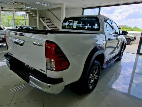 Toyota HIlux 2.4 GD-6 Raider X 4x4 AT in Namibia