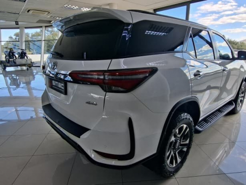 Toyota Fortuner 2.4 GD-6 AT 4x4 in Namibia