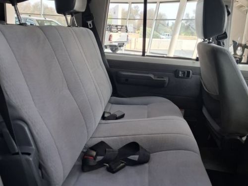 Toyota Land Cruiser 76 4.5D V8 SW in Namibia