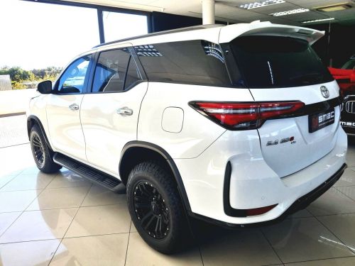 Toyota Fortuner 2.4 GD-6 4x4 AT in Namibia