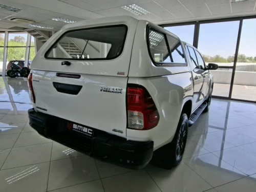 Toyota Hilux 2.4 GD-6 4x4 AT in Namibia