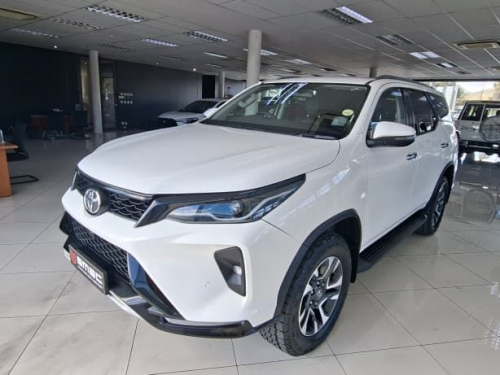 Pre-owned Toyota Fortuner 2.4 GD-6 4x4 AT for sale in 