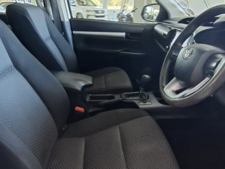 Toyota Hilux 2.4 GD6 RB SRX AT D/Cab in Namibia