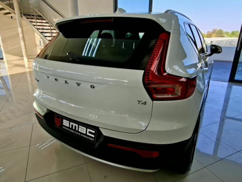 Volvo XC40 T4 Momentum Geartronic AT in Namibia