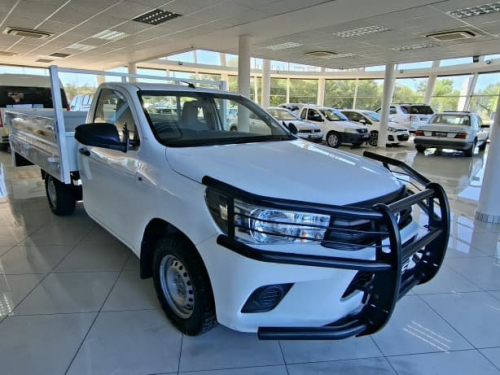 Toyota Hilux 2.0 VVTI A/C MT in Namibia