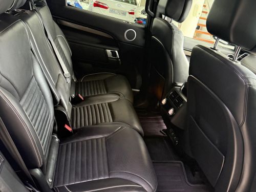 Land Rover Discovery D300 3.0 TD SE R-Dynamic  AWD in Namibia