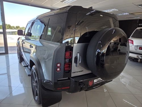 Land Rover 110 D300 HSE X - Dynamic 221 KW in Namibia