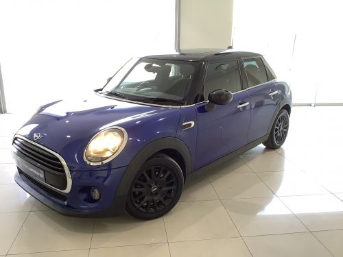 Mini COOPER 1.5 TURBO A/T in Namibia
