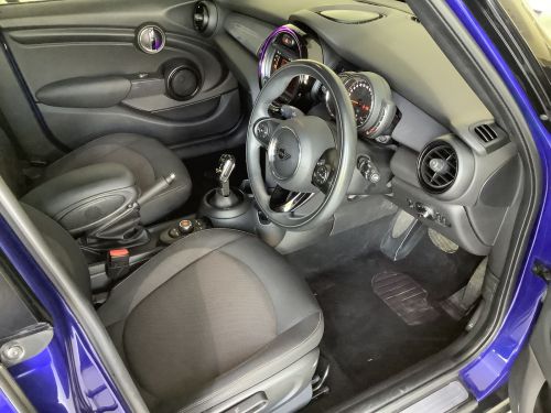 Mini COOPER 1.5 TURBO A/T in Namibia