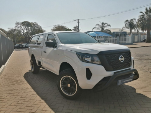 Nissan NAVARA 2.5DDTI XE S/C 4X4 in Namibia