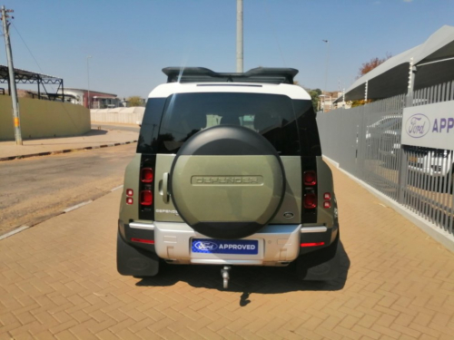 Land Rover DEFENDER 110 D300 S in Namibia