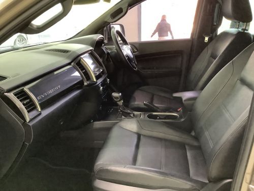 Ford EVEREST  20D BI-TURBO LTD 4x4 A/T in Namibia