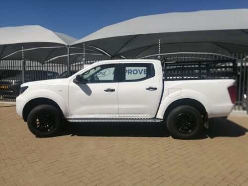Pre-owned Nissan NAVARA 2.5 D XE D/C 4X4 for sale in 