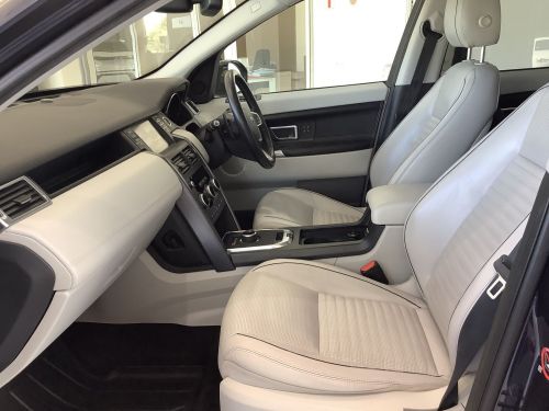 Land Rover DISCOVERY SPORT 2.0i4D HSE in Namibia