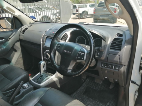 Isuzu KB	300 D-TEQ LX A/T 4X4 P/U D/C in Namibia