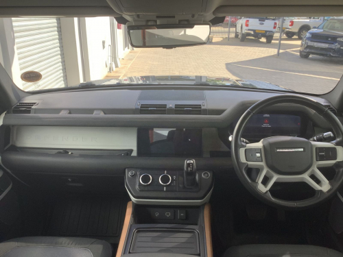 Land Rover DEFENDER 110 D240 SE 177KW in Namibia