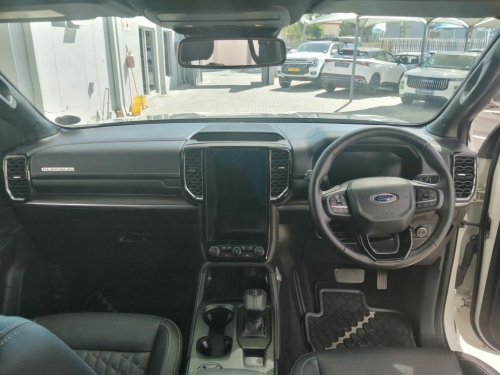 Ford EVEREST 30 V6 PLATINUM 4X4 10SP A/T in Namibia