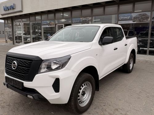 Pre-owned Nissan Nissan Navara 2.5 XE 4x4 D/CaB MT for sale in 