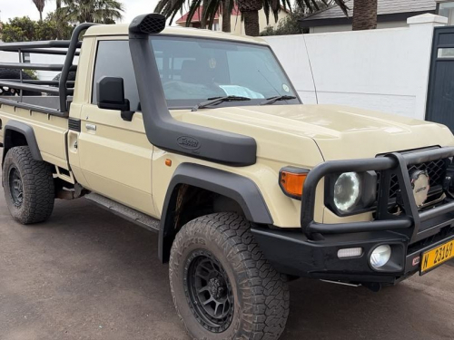 Toyota TOYOTA LAND CRUISER 2.8 4x4 S/Cab AT in Namibia