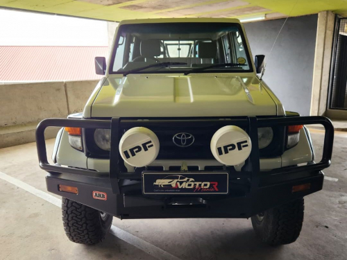 Toyota Landcruiser 4.5 Petrol 4x4 S/C in Namibia