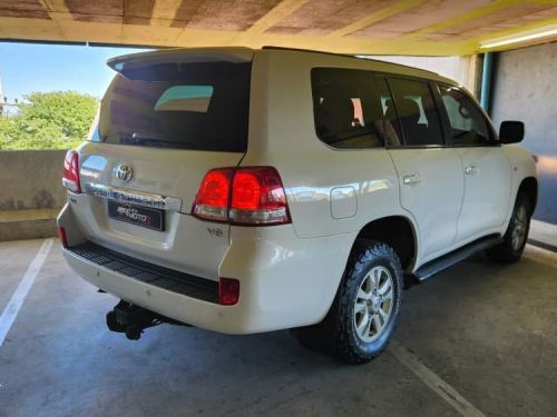 Toyota Landcruiser 200 V8 VX A/T in Namibia