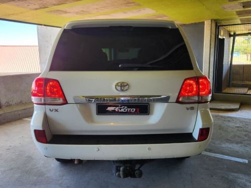 Toyota Landcruiser 200 V8 VX A/T in Namibia