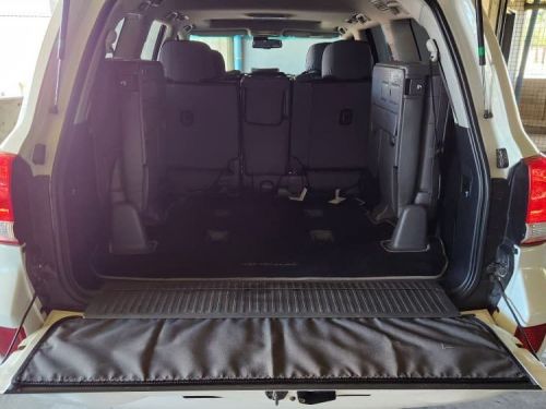 Toyota Landcruiser 200 V8 VX A/T in Namibia