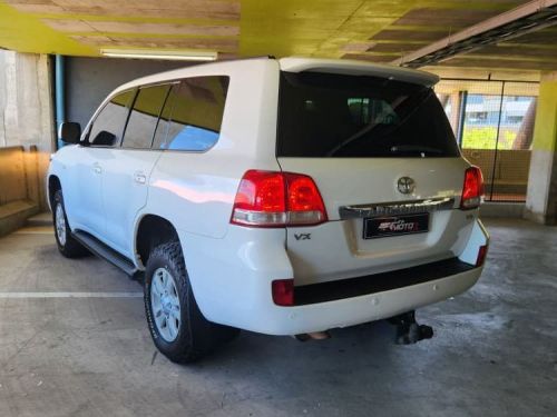 Toyota Landcruiser 200 V8 VX A/T in Namibia