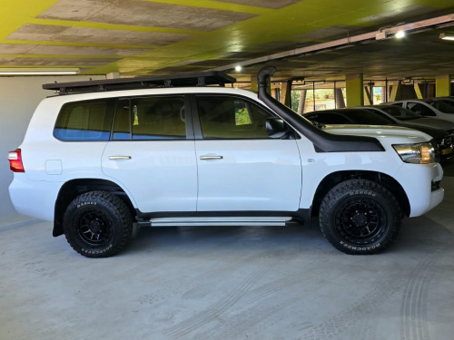 Toyota Landcruiser 200 V8 4.5D GX A/T in Namibia
