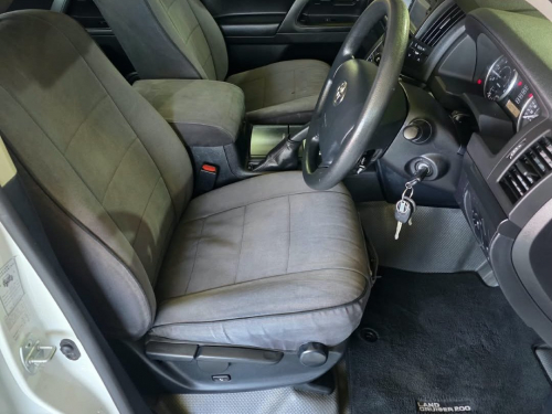Toyota Landcruiser 200 V8 4.5D GX A/T in Namibia