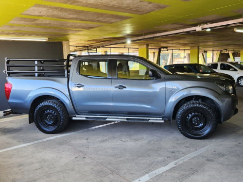 Nissan Navara 2.5 TDI XE 4x4 D/C P/U in Namibia