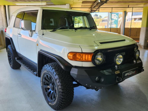 Used Toyota FJ Cruiser 4.0 V6 4x4 A/T for sale in Windhoek