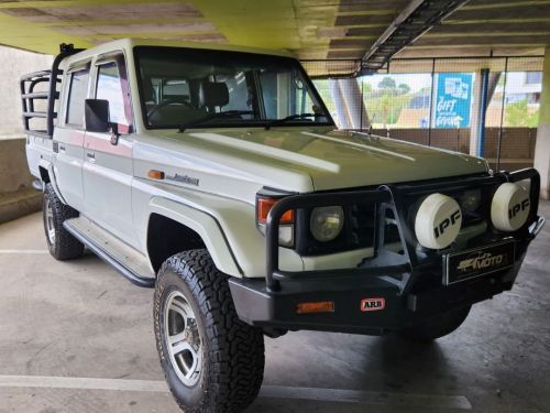 Pre-owned Toyota Landcruiser 4.5 Petrol P/u S/c for sale in 