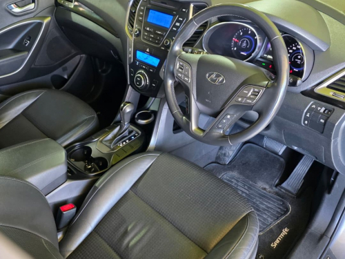 Hyundai Santa-fe R2.2 Awd Exec 7S A/T in Namibia