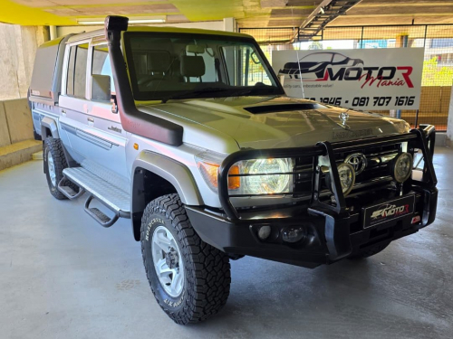 Toyota Land Cruiser 79 4.5D V8 4x4 D/C M/T in Namibia