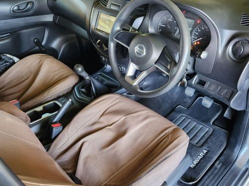 Nissan Navara 2.5 TDI XE 4x4 D/C P/U in Namibia